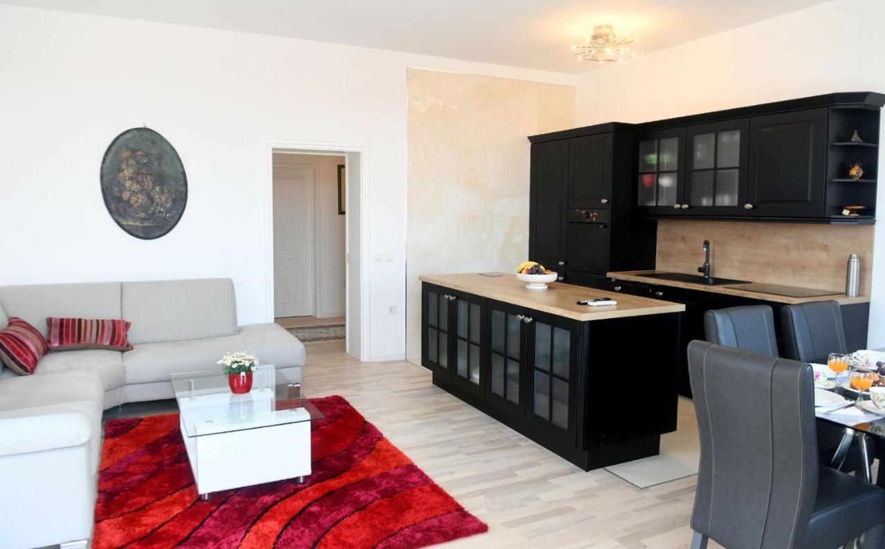 Divia Apartment Rijeka Exterior foto